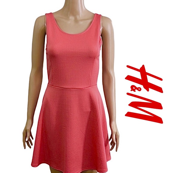 H&M Dresses & Skirts - NEW H&M Divided Coral Textured U-Back Skater Dress